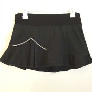 CUTE LULULEMON GOLF/TENNIS SKIRT GREAT CONDITION!!